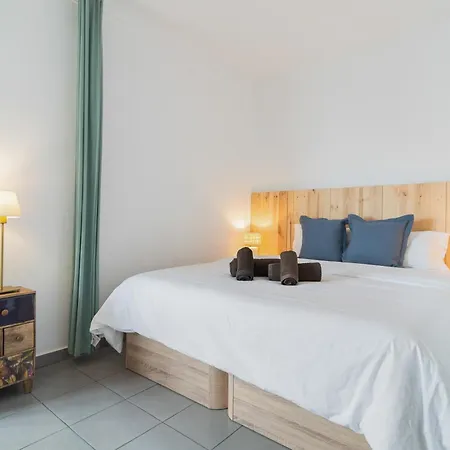 Home2book Boutique With Balcony Apartman